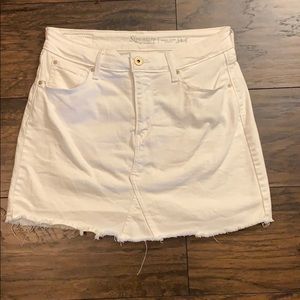Levis White mini Jean skirt